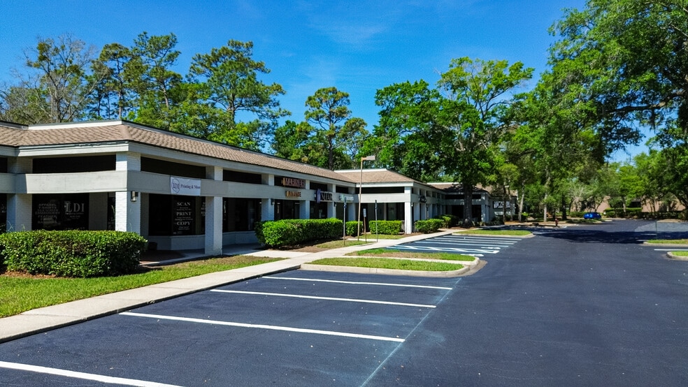 More Photos Of 550 Wells Rd, Orange Park Storefront For Sale