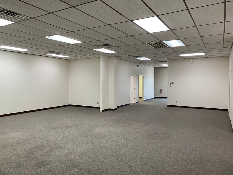 More Photos Of 4111 Fairmont Pky, Pasadena Unknown For Lease