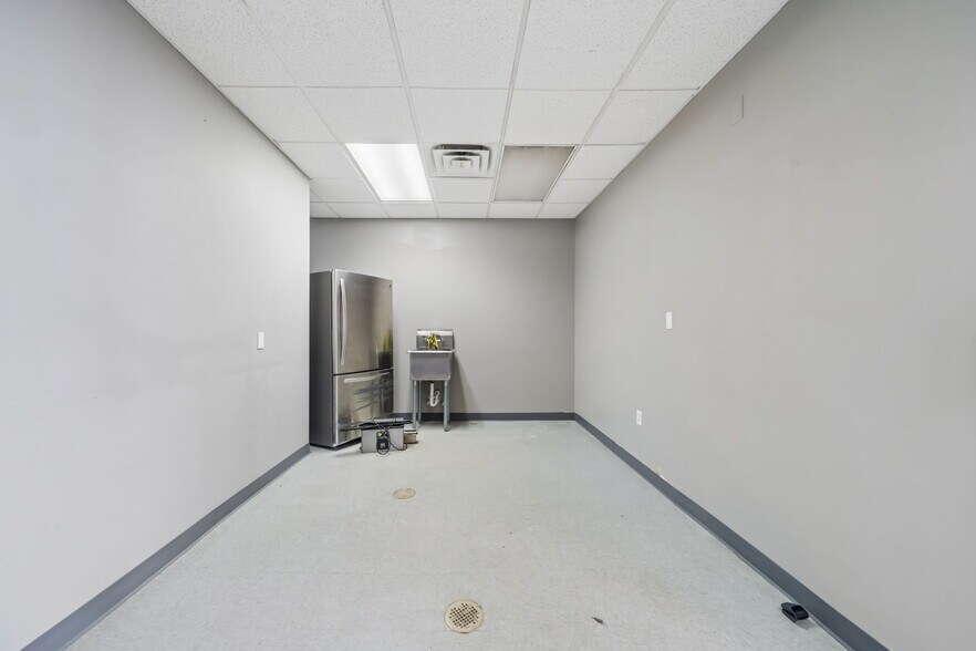 More Photos Of 4491 School Rd S, Export Freestanding For Sale