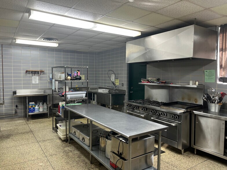 More Photos Of 2157 N Prospect Ave, Springfield Religious Facility For Sale