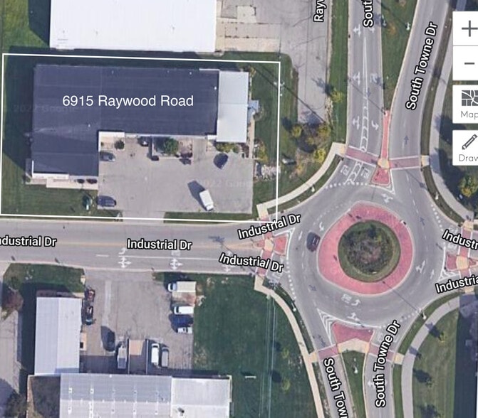 More Photos Of 6915 Raywood Rd, Monona Warehouse For Sale