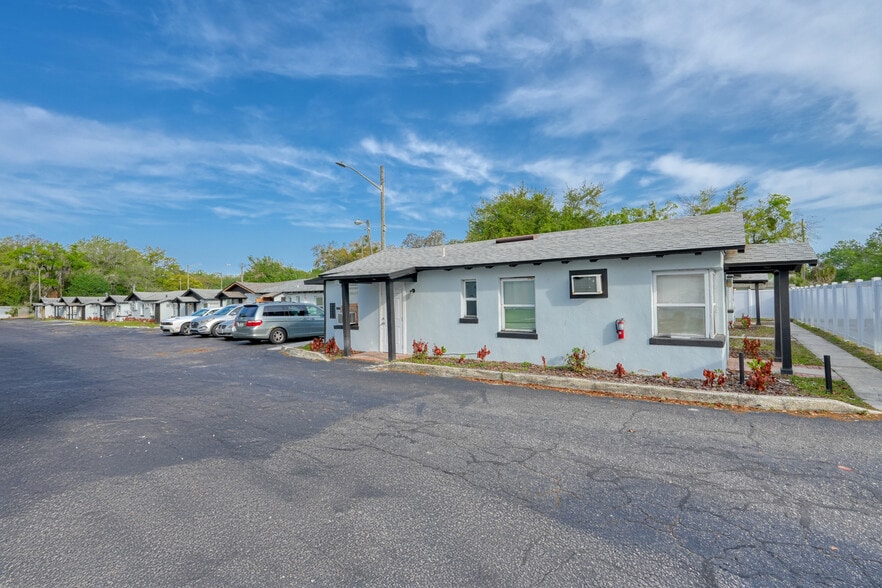 More Photos Of 518 N Orange Blossom Trl, Orlando Apartments For Sale