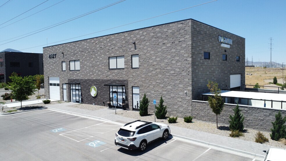 More Photos Of 6327 W Crimson View Dr, South Jordan Veterinarian Kennel For Sale
