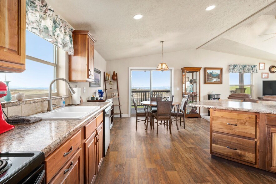 More Photos Of 110 Seubert Heights Dr, Cottonwood Trailer Camper Park For Sale