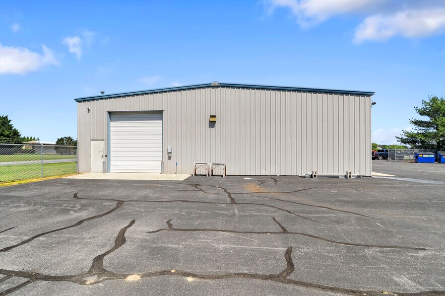 More Photos Of 198 Mullet Run, Milford Light Distribution For Sale