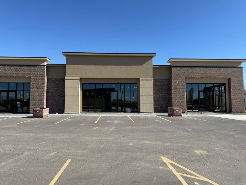 Primary Photo Of 2102 2000 w, Clinton Freestanding For Lease