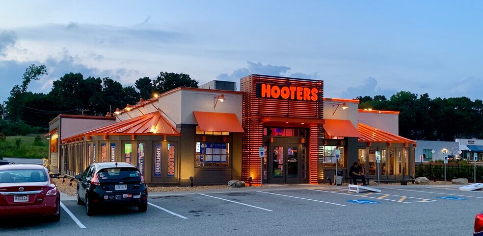 More Photos Of 380 Maple Ave, Shrewsbury Unknown For Lease