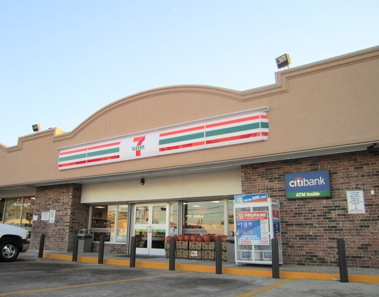 More Photos Of 4311 Maple Ave, Dallas Freestanding For Sale