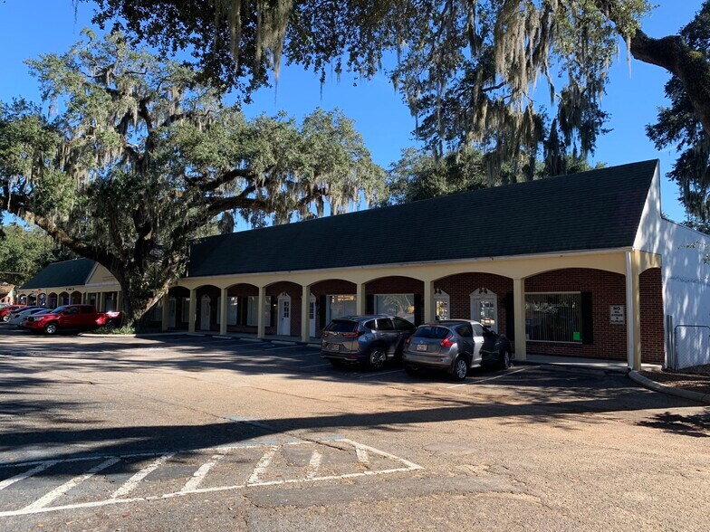 More Photos Of 110 Lithia Pinecrest Rd S, Brandon Office For Lease