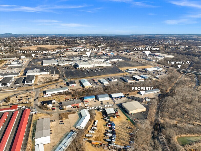 More Photos Of 1000 Century Cir, Dubuque Flex For Lease