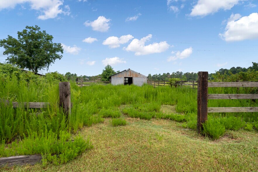 More Photos Of 14630 Hwy 105, Cleveland Land For Sale