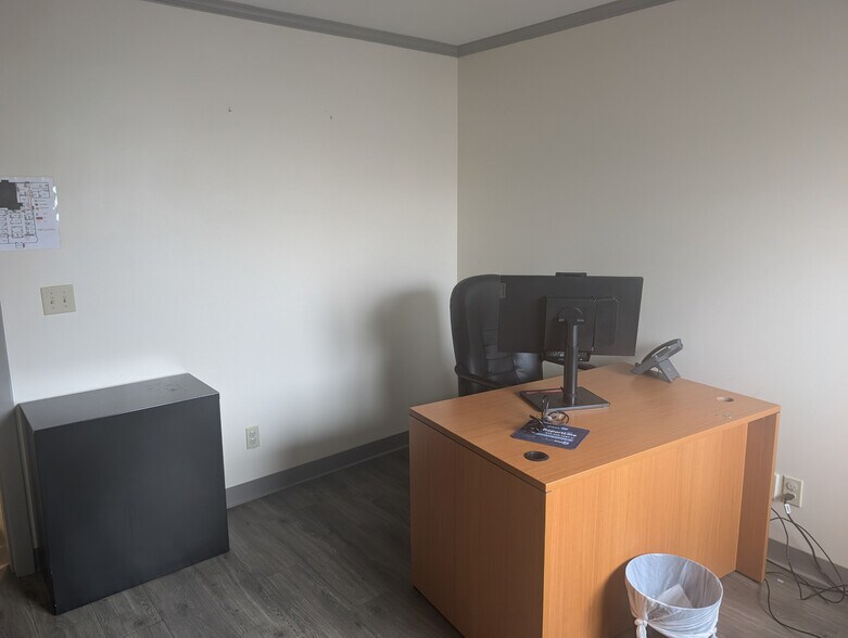 More Photos Of 92 Grape St, New Bedford Medical For Sale