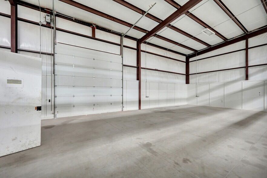 More Photos Of 10712 W County Road 77, Midland Service For Lease