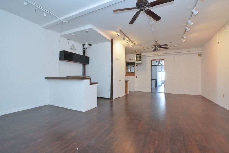 More Photos Of 225 34th St, Brooklyn Light Manufacturing For Lease