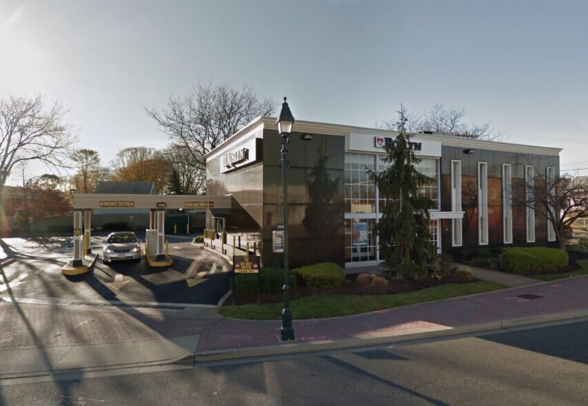 Primary Photo Of 160 S Main St, Freeport Bank For Sale