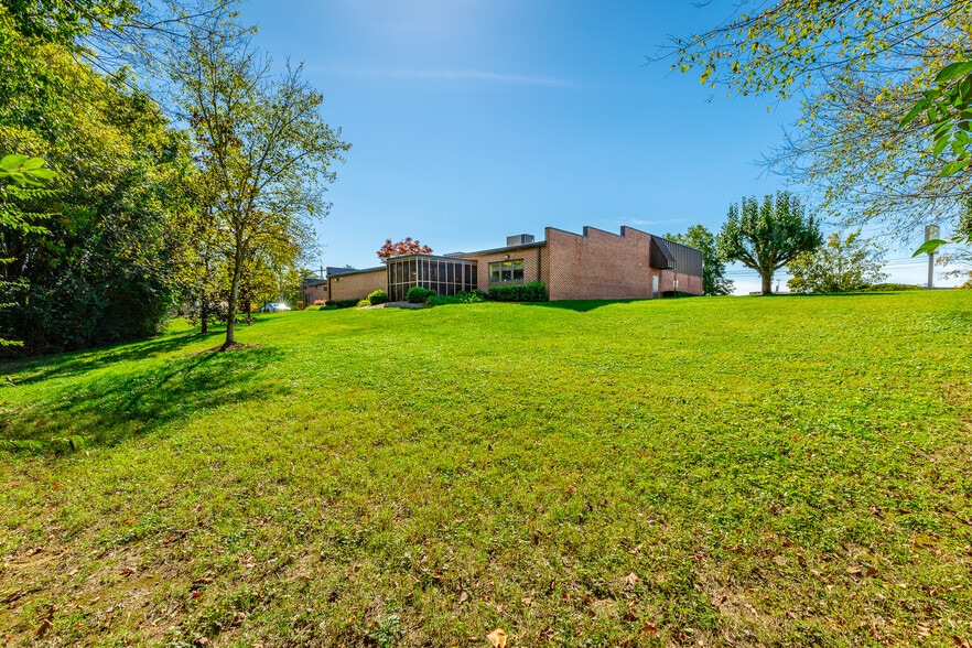 More Photos Of 932 Spring Creek Rd, Chattanooga Office For Sale