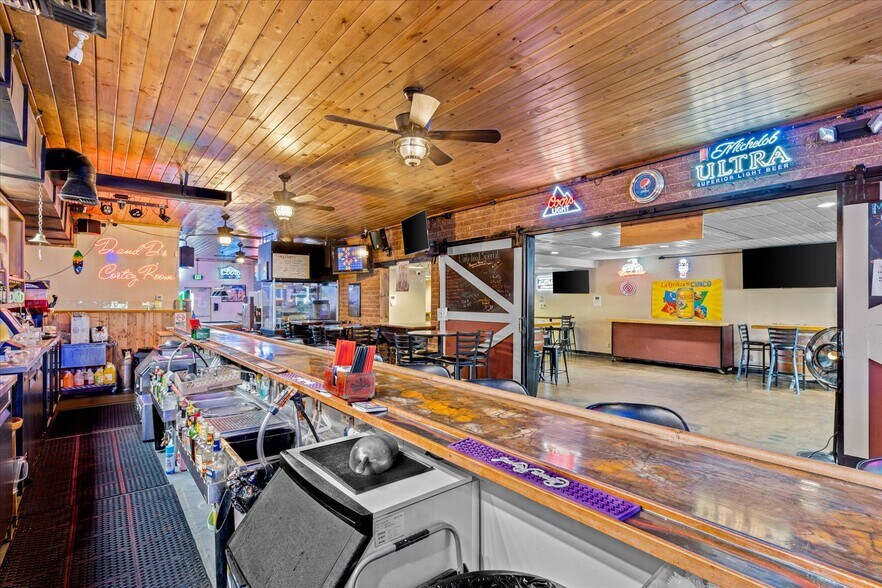 More Photos Of 315 5th St, Marysville Loft Creative Space For Sale