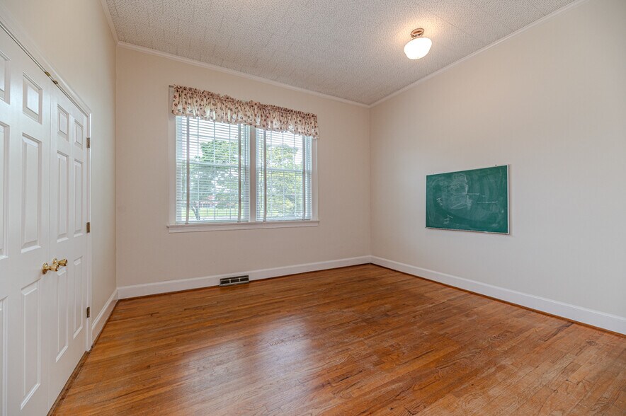 More Photos Of 211 Main st, Broadway Religious Facility For Sale