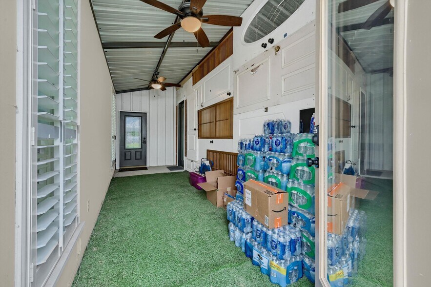 More Photos Of 9517 Collinsville fwy, Collinsville Industrial For Sale