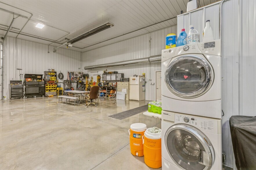 More Photos Of 33083 Ute Ave, Waukee Flex For Sale
