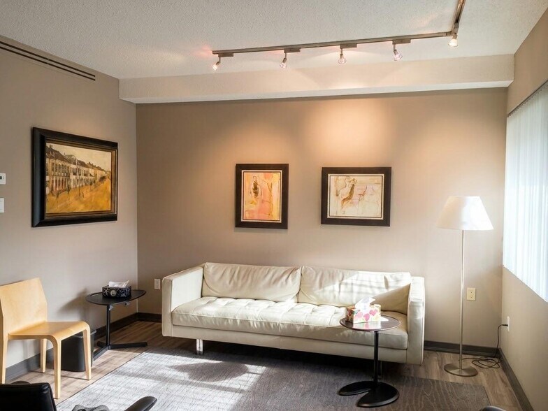 More Photos Of 315 Avenue Rd, Toronto Apartments For Sale