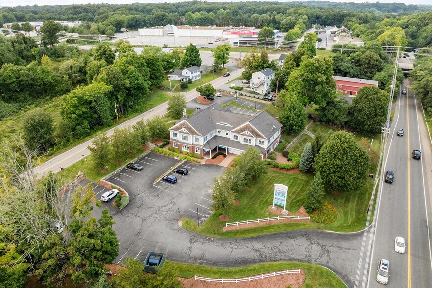 More Photos Of 307 Grafton St, Shrewsbury Office For Lease