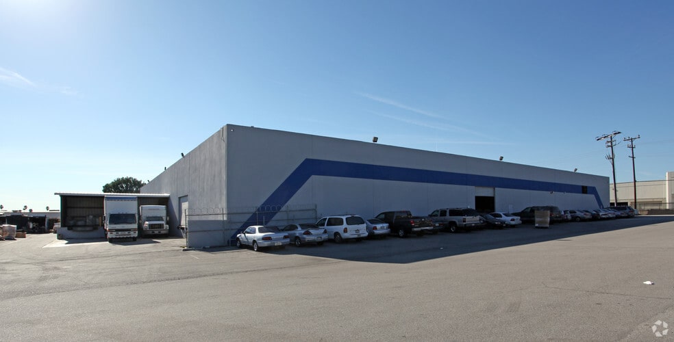 More Photos Of 15392 Cobalt St, Sylmar Warehouse For Lease