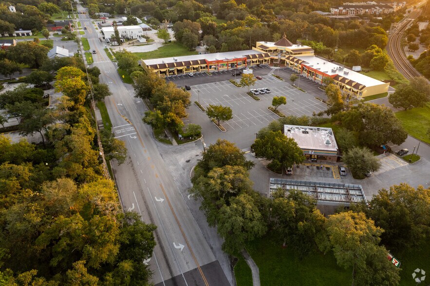 More Photos Of 101 N Country Club Rd, Lake Mary General Retail For Lease