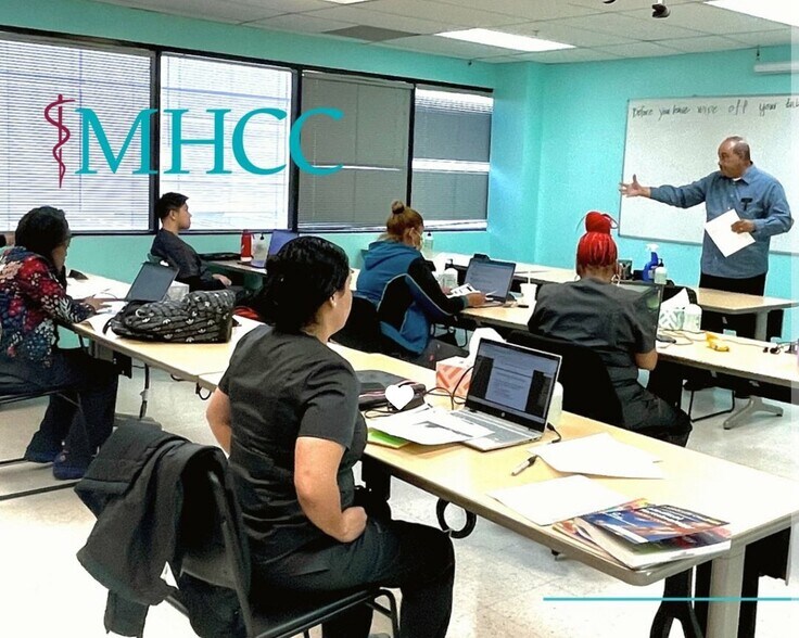 More Photos Of 555 W Redondo Beach Blvd, Gardena Office For Sale