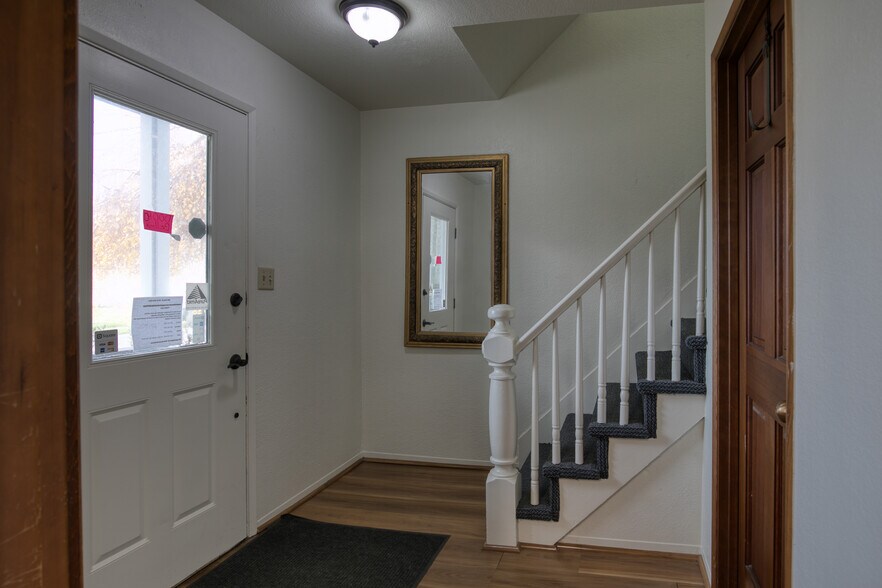 More Photos Of 208 N H St, Aberdeen Office For Sale
