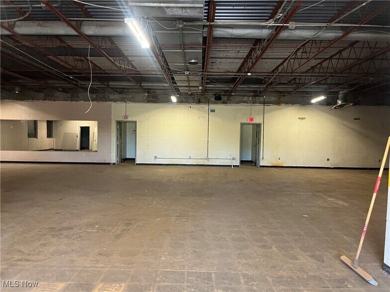 More Photos Of 2600 25th St, Canton Specialty For Lease