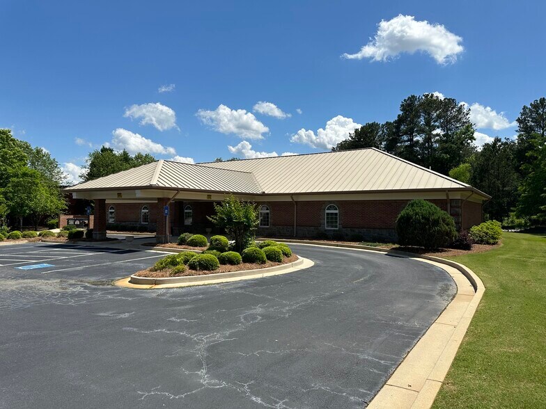 More Photos Of 2141 Eastview Pky, Conyers Office For Sale