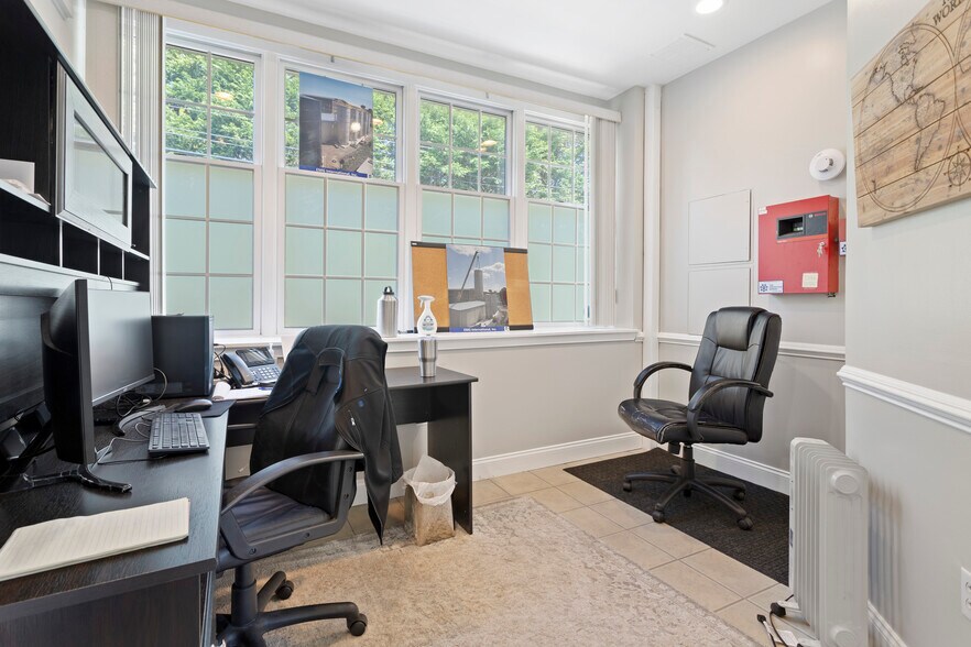 More Photos Of 101 N Providence Rd, Wallingford Office For Sale