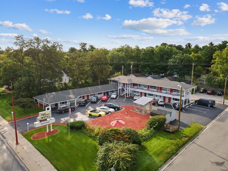 More Photos Of 1010 E Front St, Traverse City Hotel For Sale