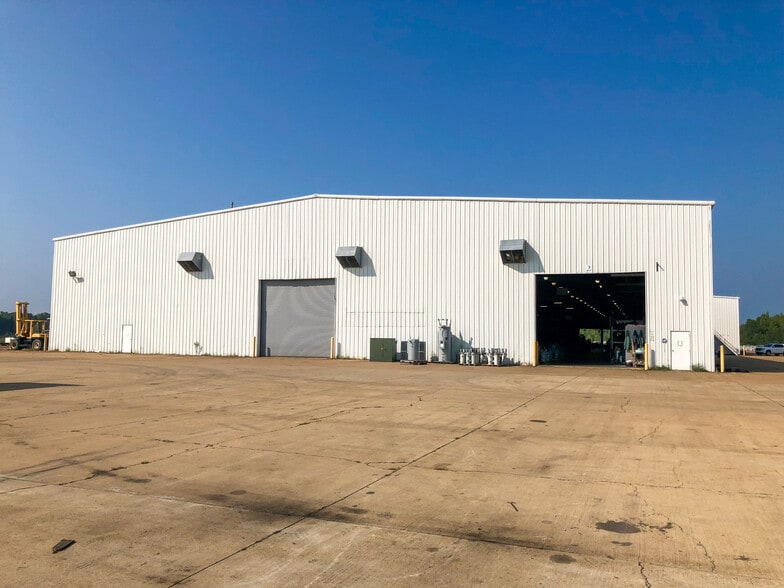 More Photos Of 896 Bowling Green Rd, Lexington Manufacturing For Lease