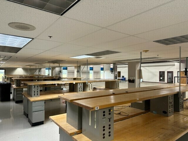 More Photos Of 1430 Wall Triana Hwy, Madison Warehouse For Lease