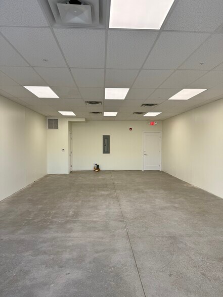 More Photos Of 205 Jasper Pl, Ridgway General Retail For Sale