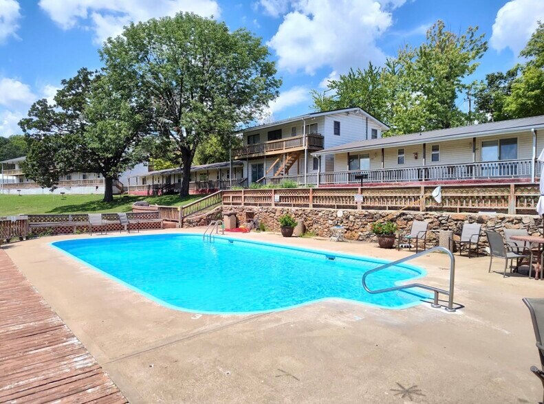 More Photos Of Lake Road 254-15, Wheatland Hotel For Sale