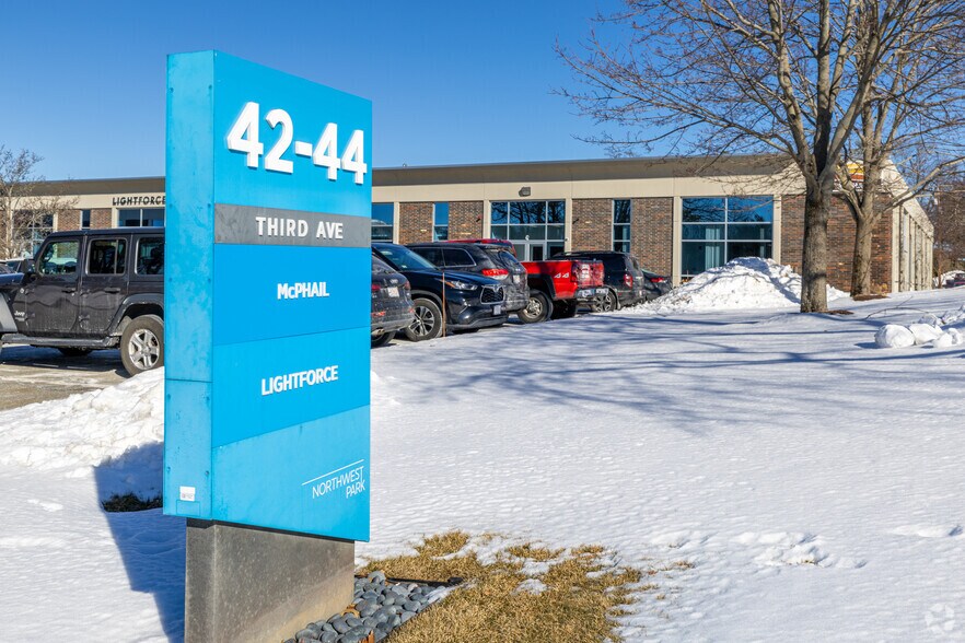 More Photos Of 42-44 Third Ave, Burlington Research And Development For Lease