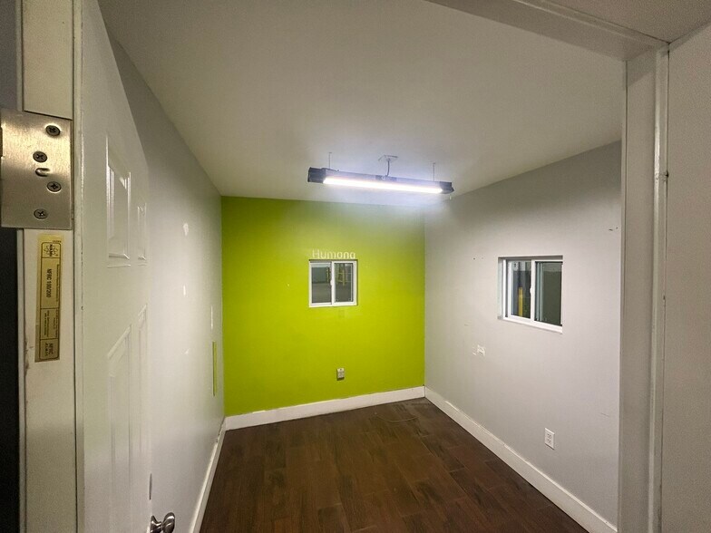 More Photos Of 1903 Broadway, Brooklyn Warehouse For Lease