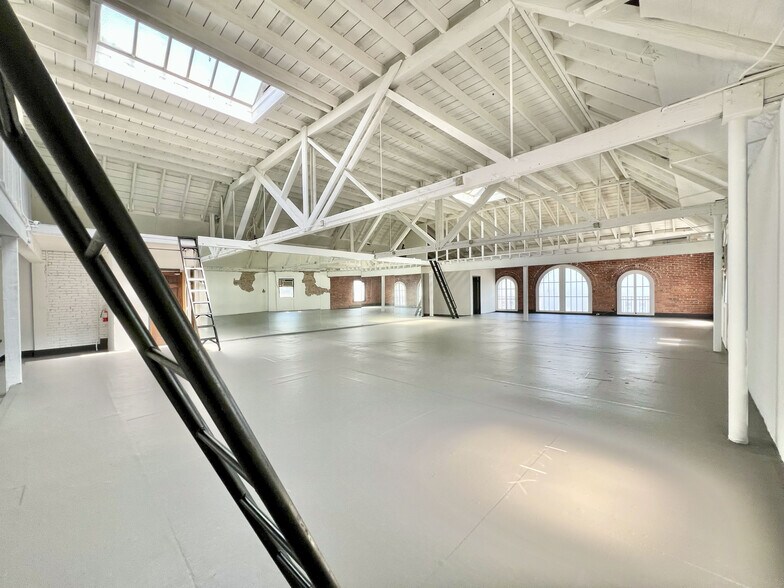 More Photos Of 606 E 6th St, Los Angeles Loft Creative Space For Lease