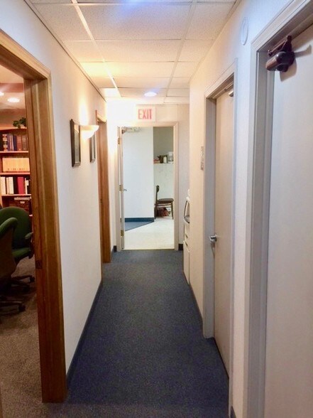 More Photos Of 9459 Lapeer Rd, Davison Office For Lease