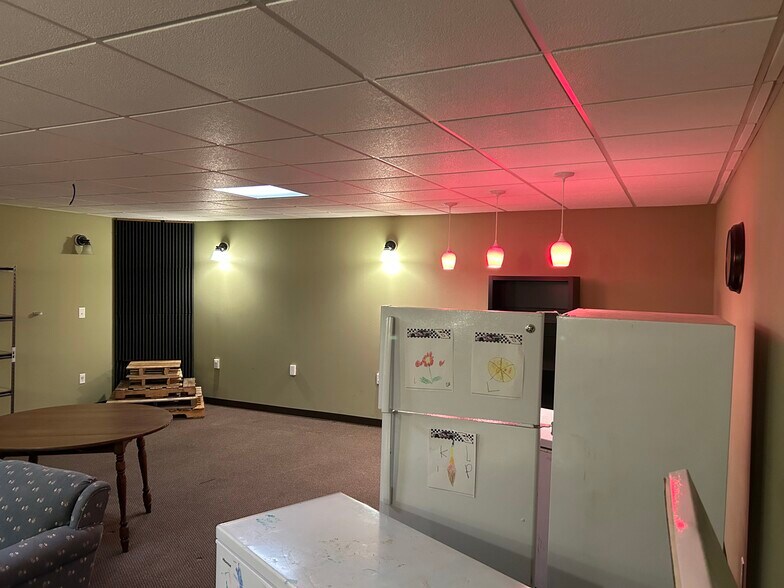 More Photos Of 134 Baltimore St, Hanover Flex For Lease