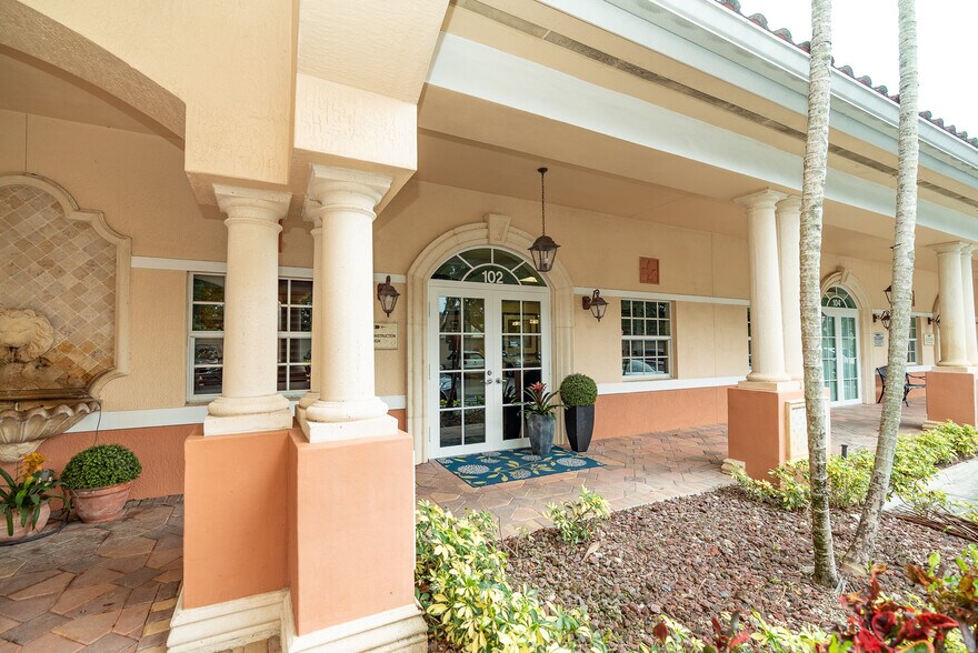 More Photos Of 102 NW 100th Ave, Plantation Medical For Sale