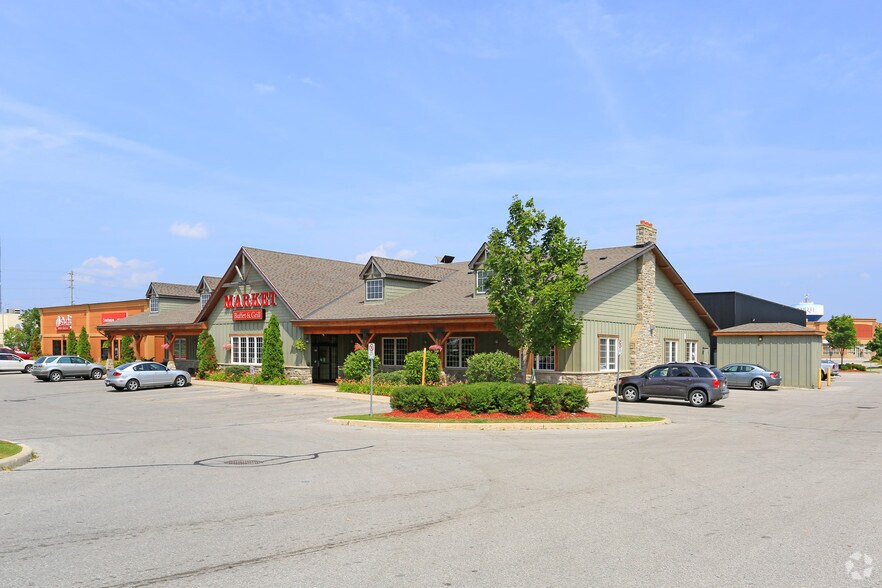 Primary Photo Of 147 Mapleview Dr W, Barrie Restaurant For Lease