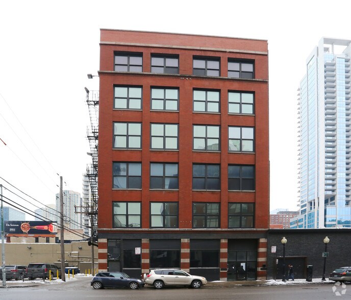 More Photos Of 215 W Ontario St, Chicago Loft Creative Space For Lease