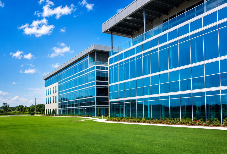 More Photos Of 2600 NE 11th St, Bentonville Office For Lease