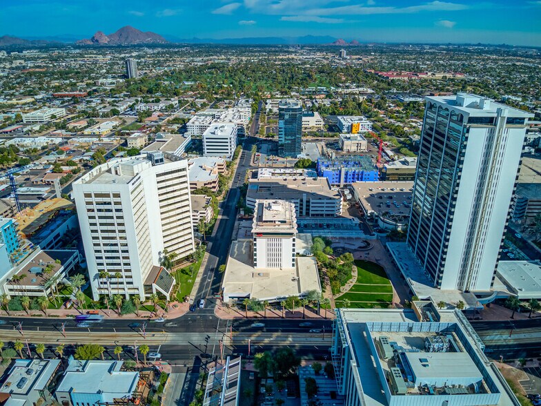 More Photos Of 3033 N Central Ave, Phoenix Office For Sale