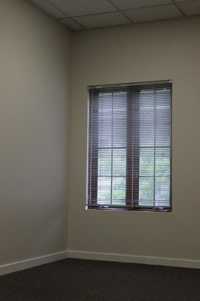 More Photos Of 19-22 Mystic Ln, Malvern Medical For Lease