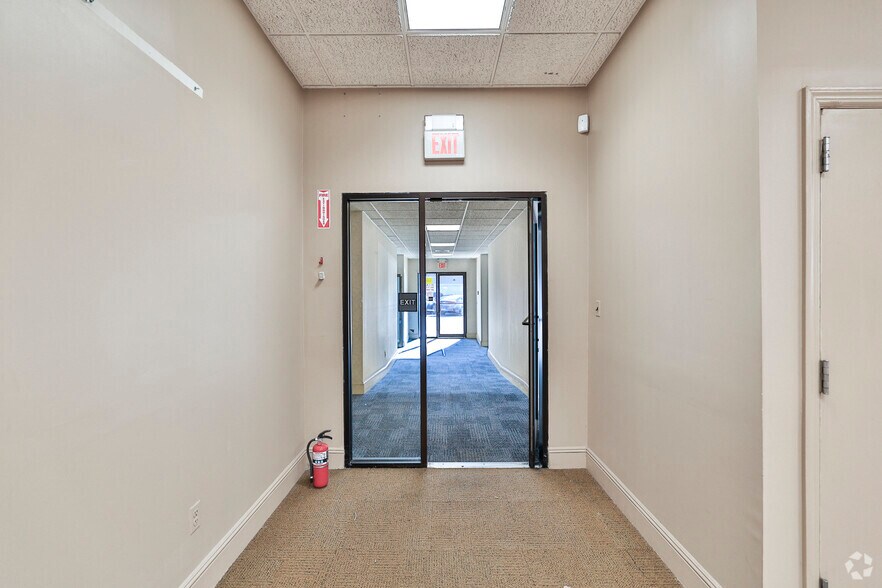 More Photos Of 13-51 River Rd, Fair Lawn General Retail For Sale